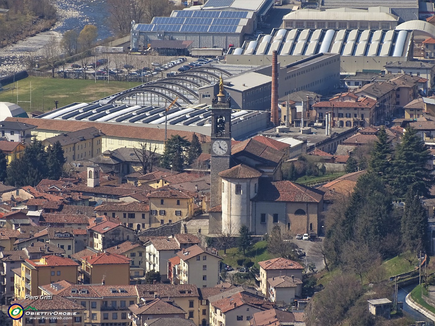 67 Maxi-zoom sul centro abitato di Zogno.JPG